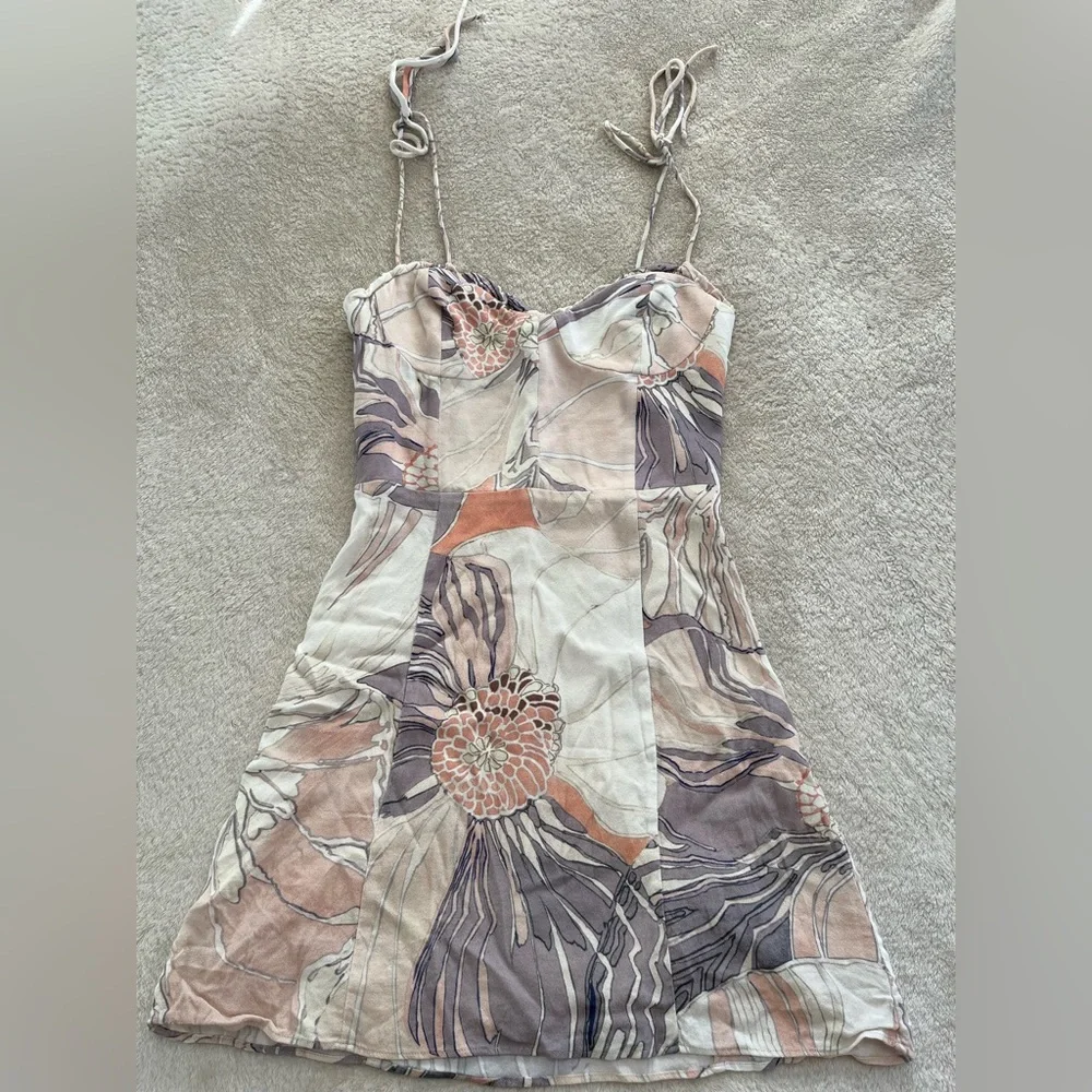 Light summer Dresses - Picture 1 of 5